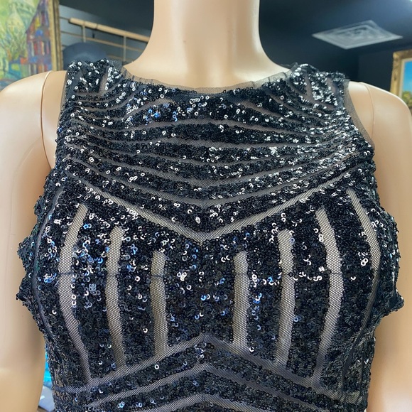 Black two piece gown - Picture 2 of 4